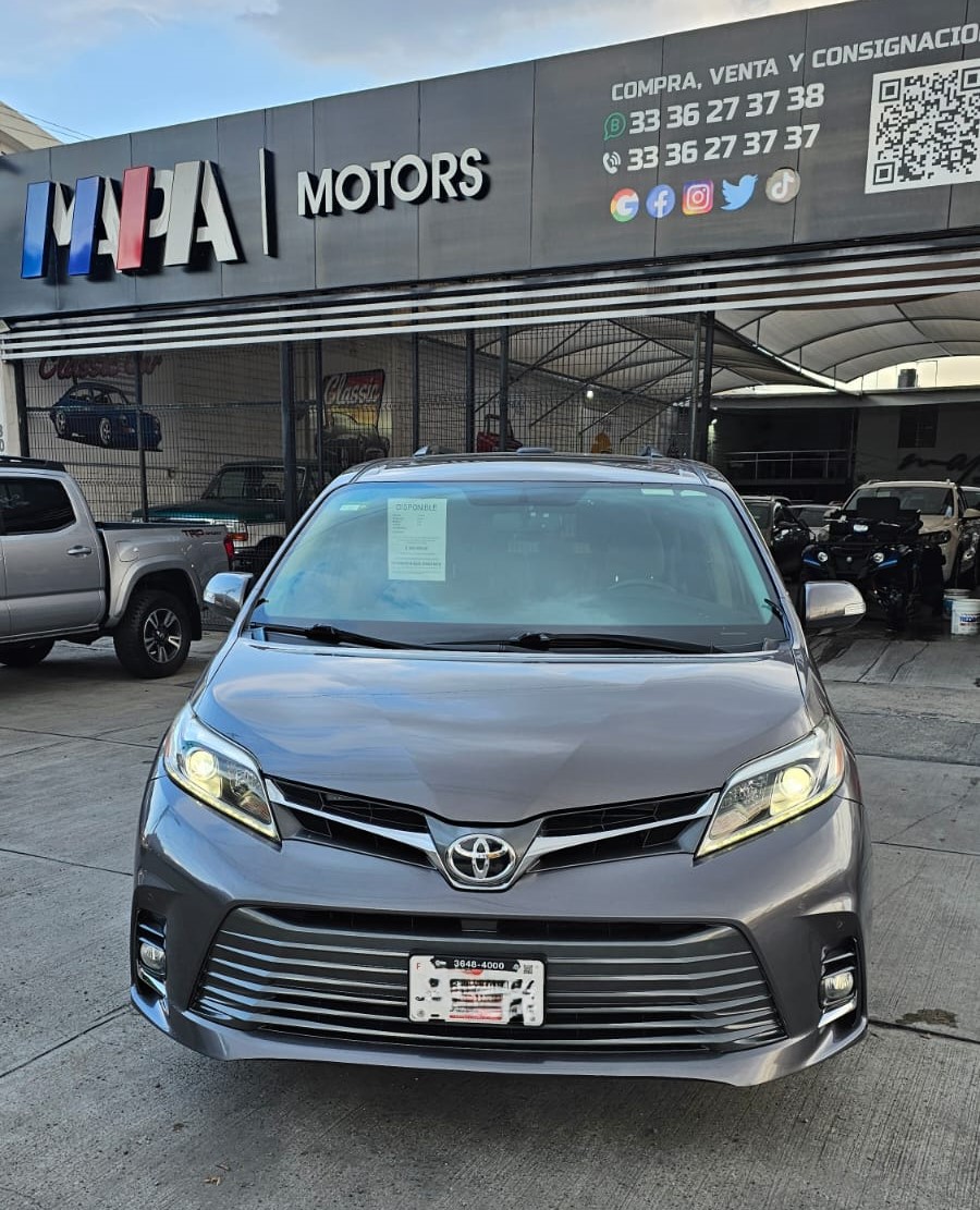 Toyota Sienna 2018 Limited Automático Gris