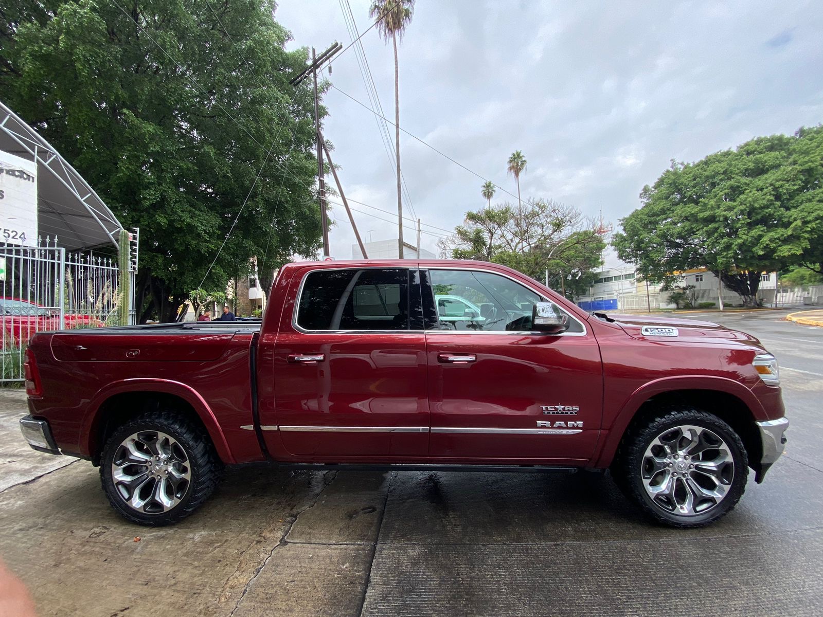 RAM 1500 2019 LIMITED Automático Rojo