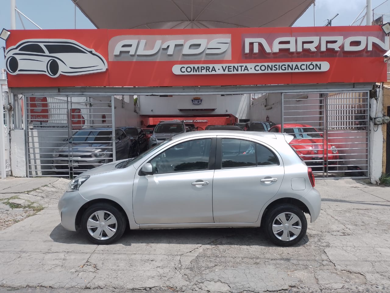 Nissan March 2018 SENCE Automático Plata