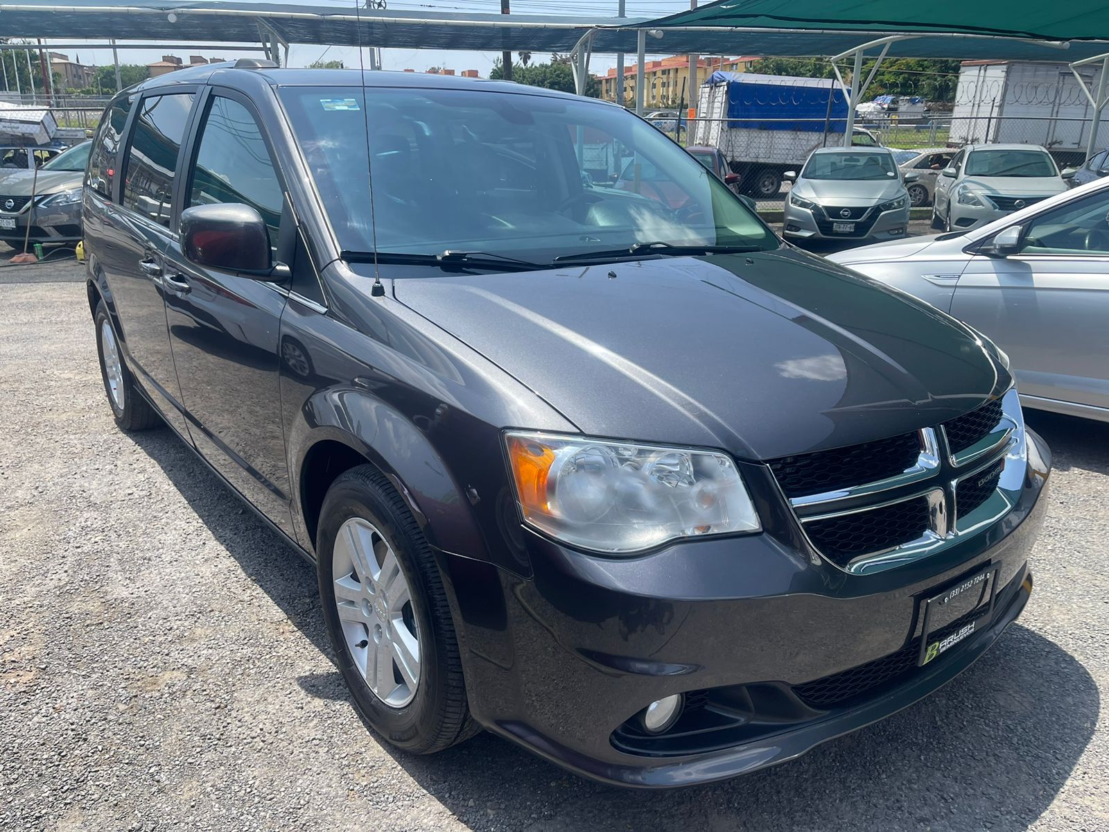 Dodge Grand Caravan 2018 SXT PLUS Automático Gris