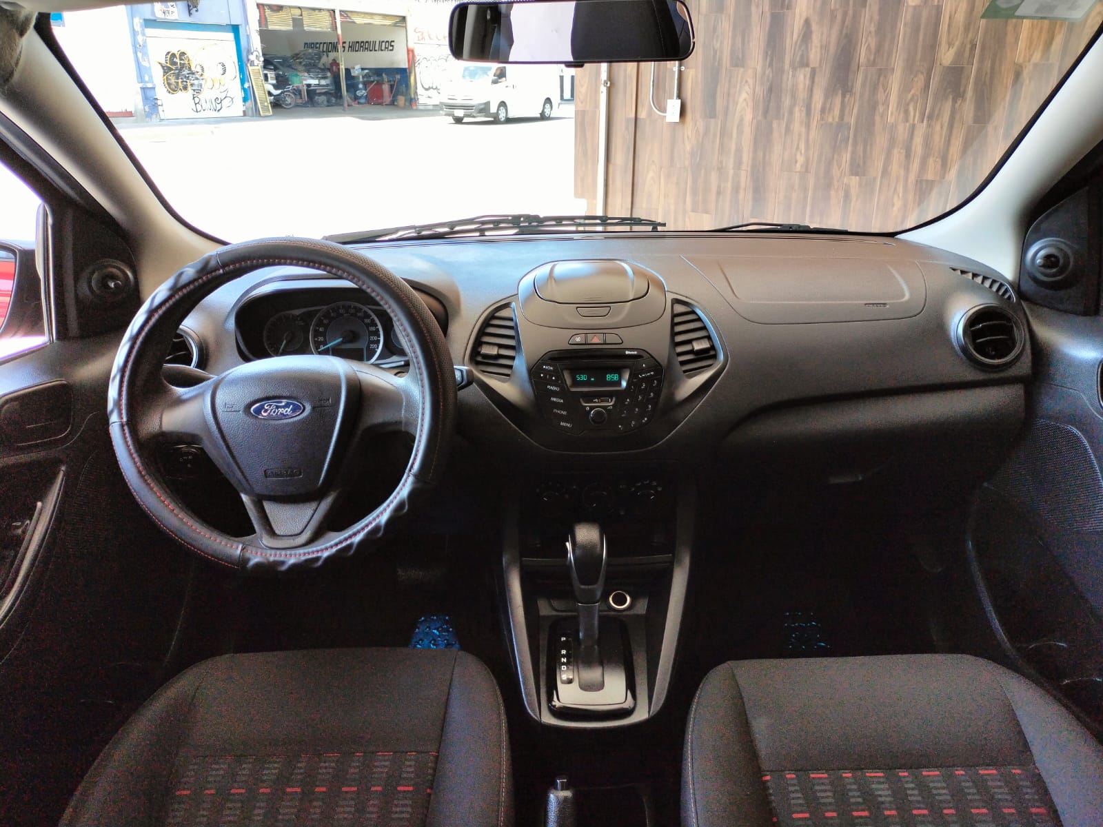Ford Figo 2017 ENERGY Automático Rojo