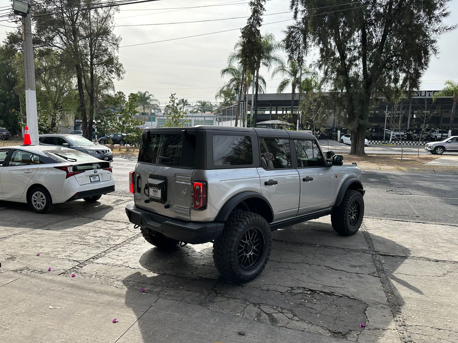 Ford Bronco 2023 Badlands 2.7L Automático Plata