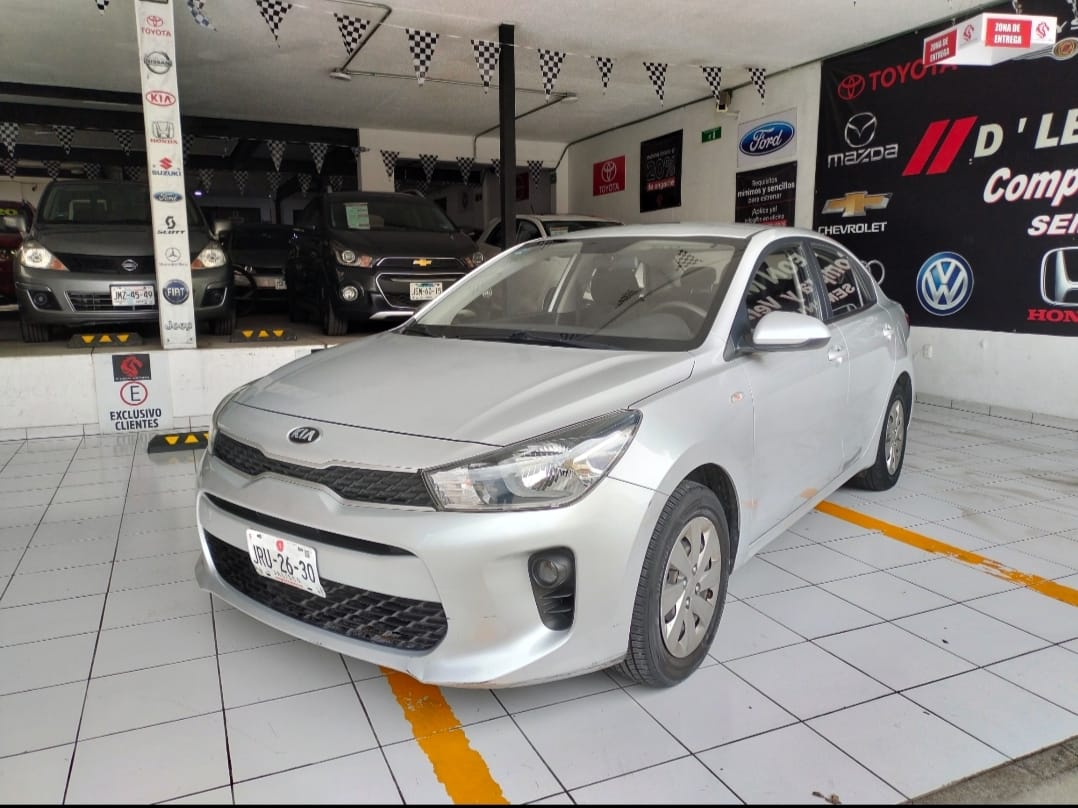 Kia Rio 2020 L Automático Plata
