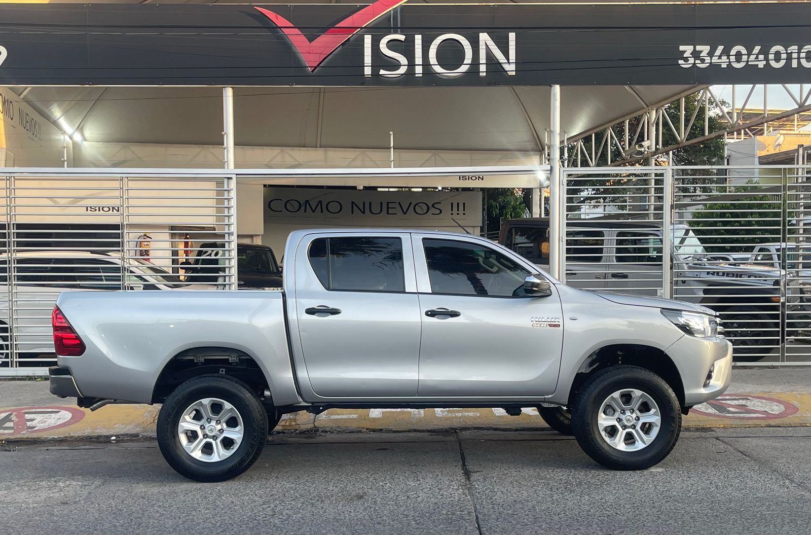 Toyota Hilux 2020 Doble Cabina Manual Plata