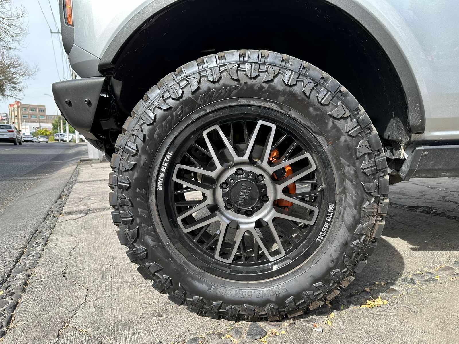 Ford Bronco 2023 Badlands 2.7L Automático Plata