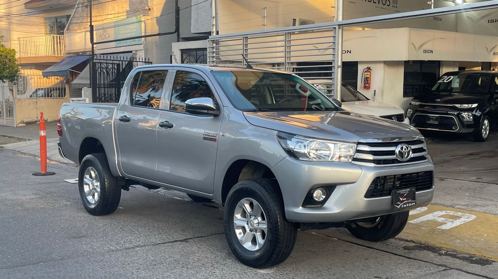 Toyota Hilux 2020 Doble Cabina Manual Plata
