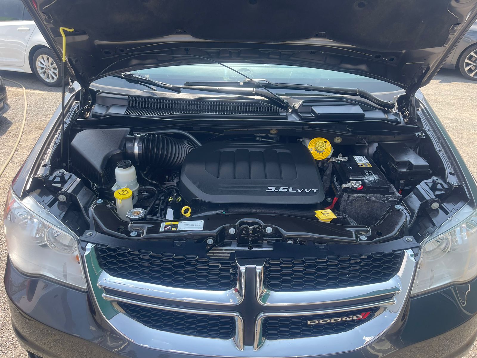 Dodge Grand Caravan 2018 SXT PLUS Automático Gris