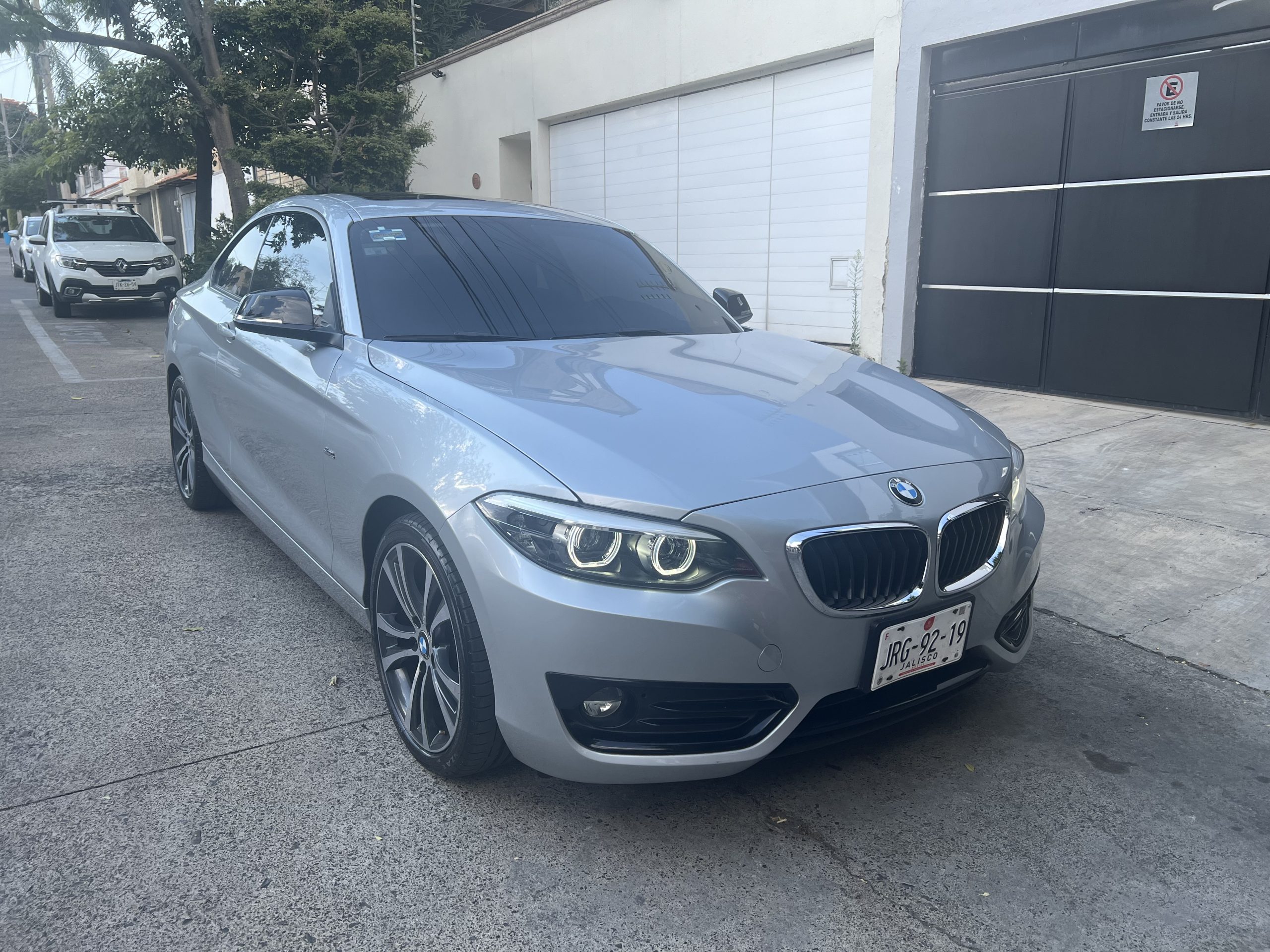 BMW Serie 2 2019 220 SportLine Automático Plata