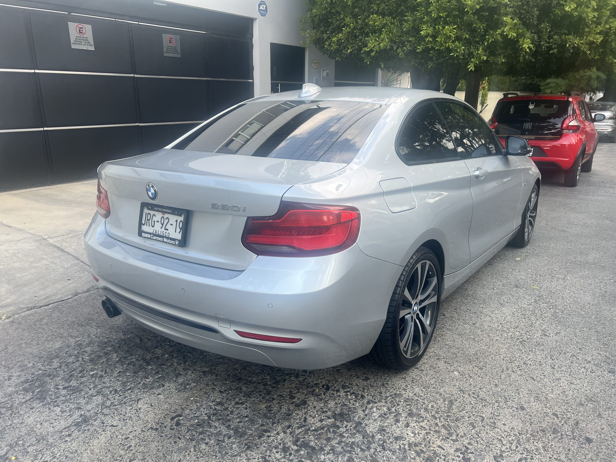 BMW Serie 2 2019 220 SportLine Automático Plata