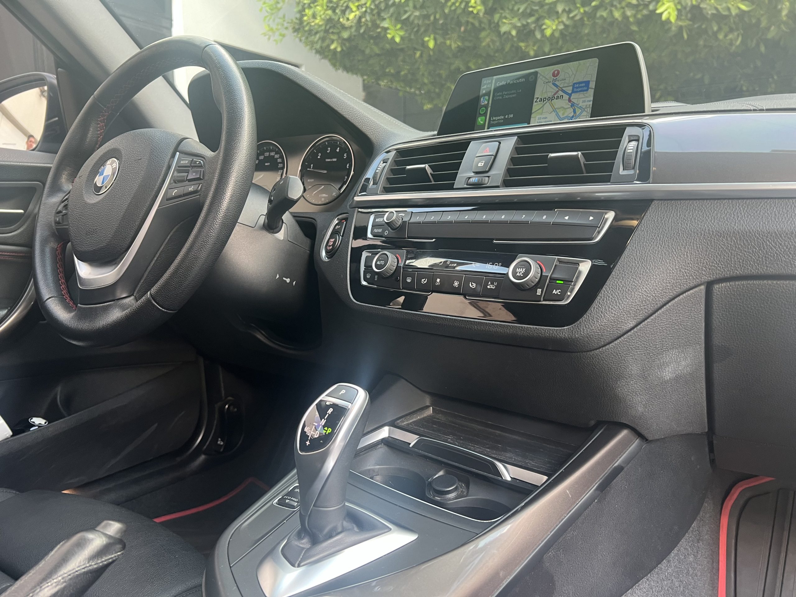 BMW Serie 2 2019 220 SportLine Automático Plata