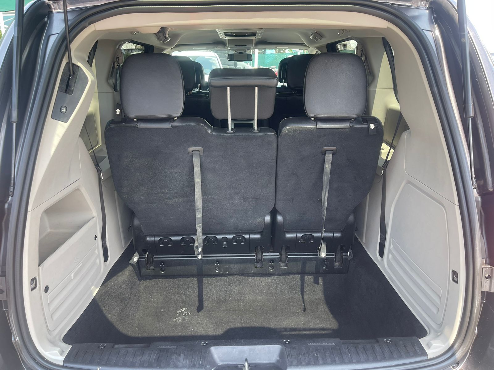 Dodge Grand Caravan 2018 SXT PLUS Automático Gris