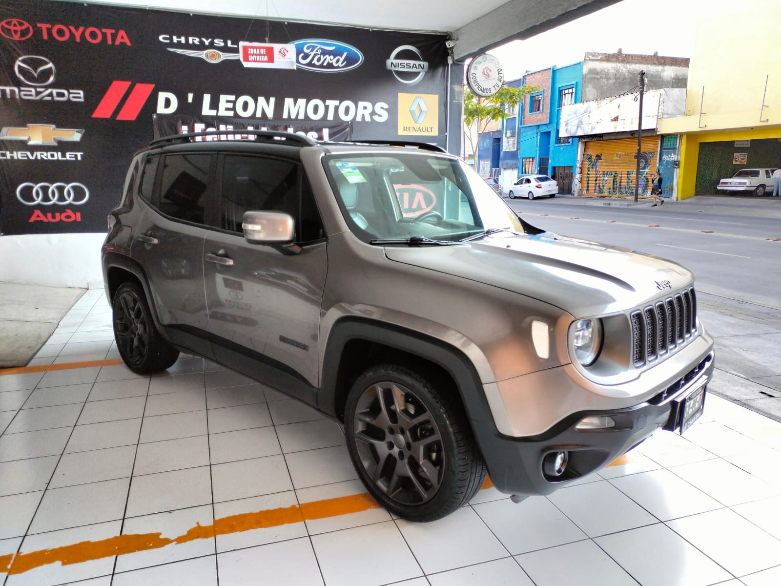 Jeep Renegade 2021 LIMITED Automático Gris