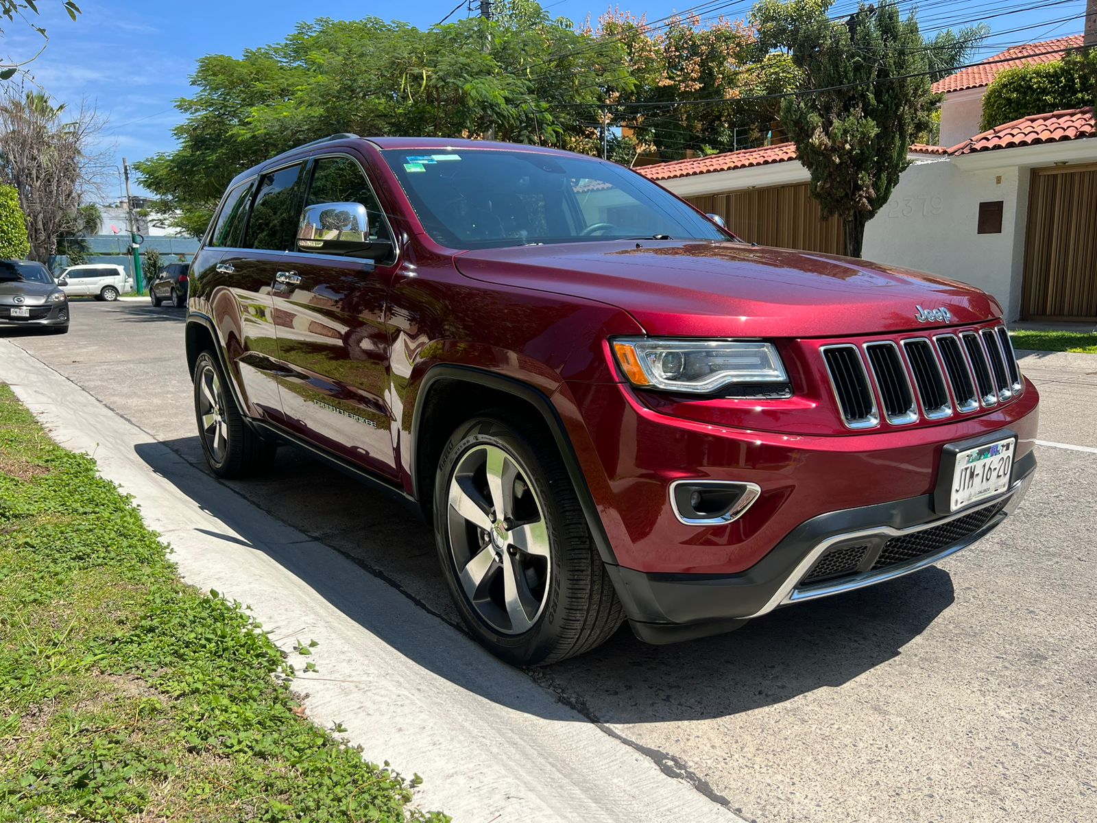 Jeep Grand Cherokee 2016 LIMITED LUJO V6 AUT 4X2 Automático Rojo