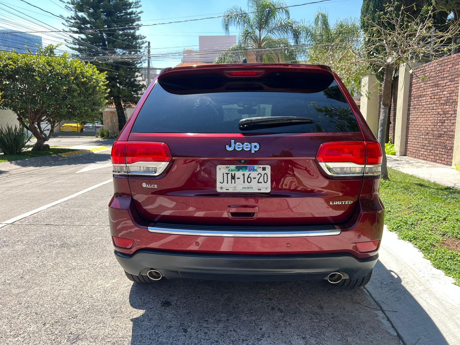 Jeep Grand Cherokee 2016 LIMITED LUJO V6 AUT 4X2 Automático Rojo