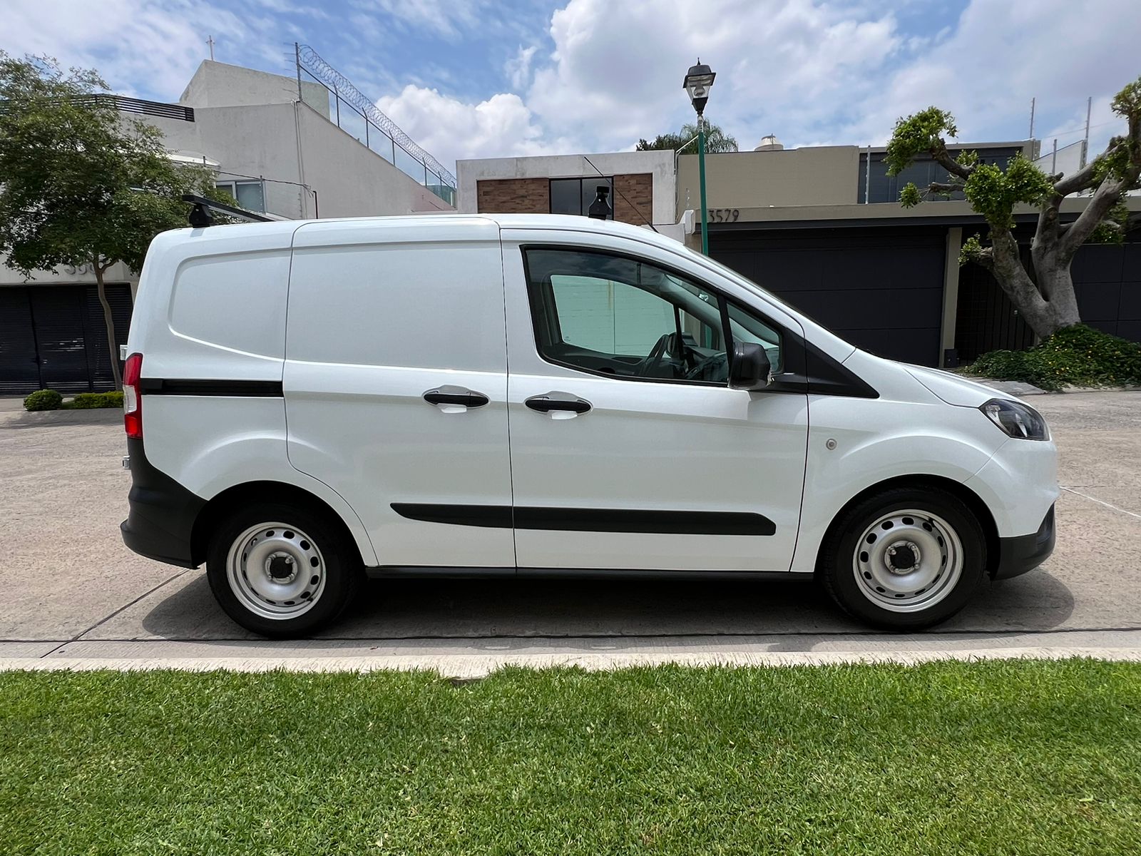 Ford Transit 2023 COURIER MANUAL Manual Blanco