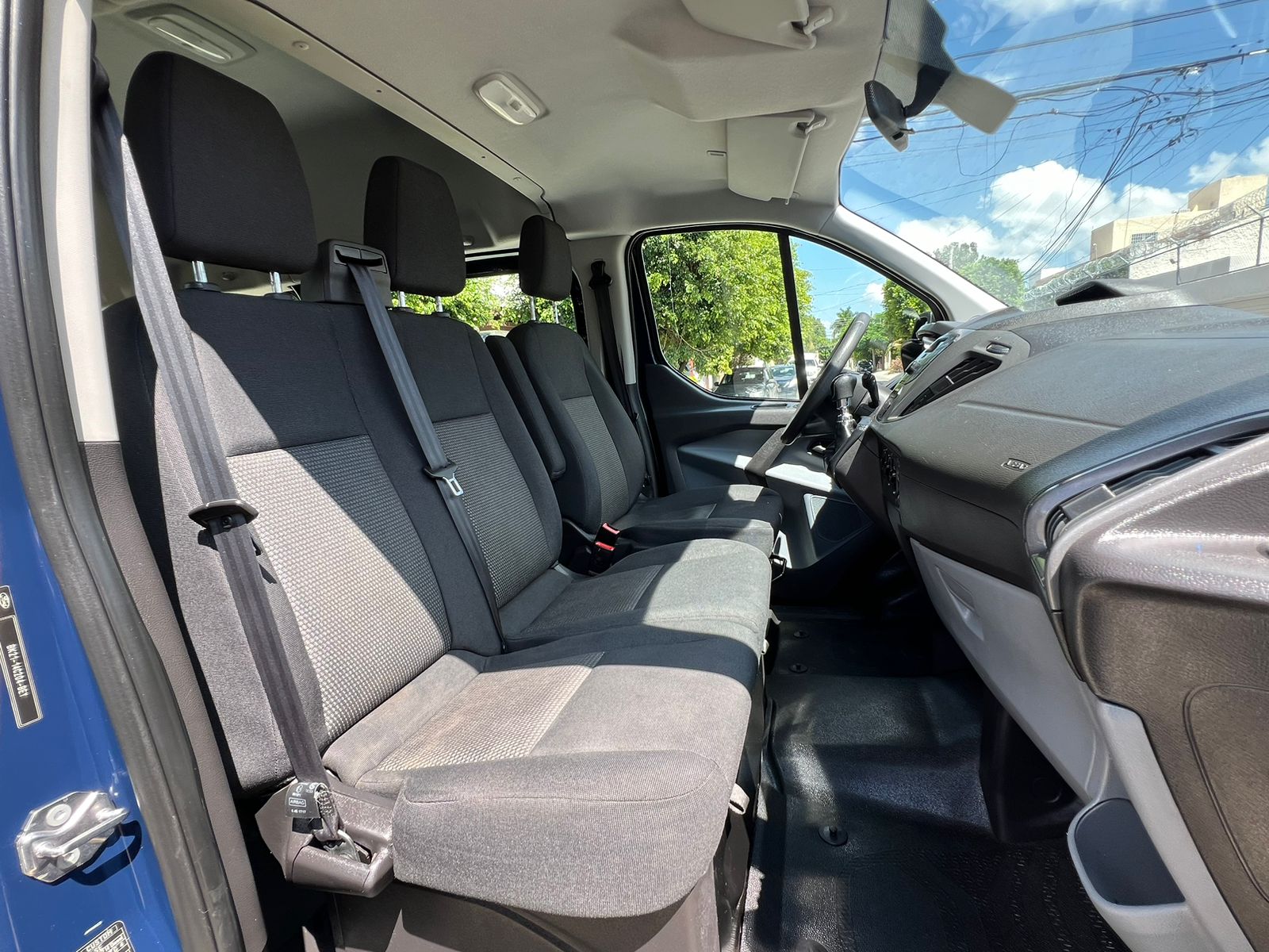 Ford Transit 2017 CUSTOM 9 PAS LARGA DIESEL TM Manual Azul