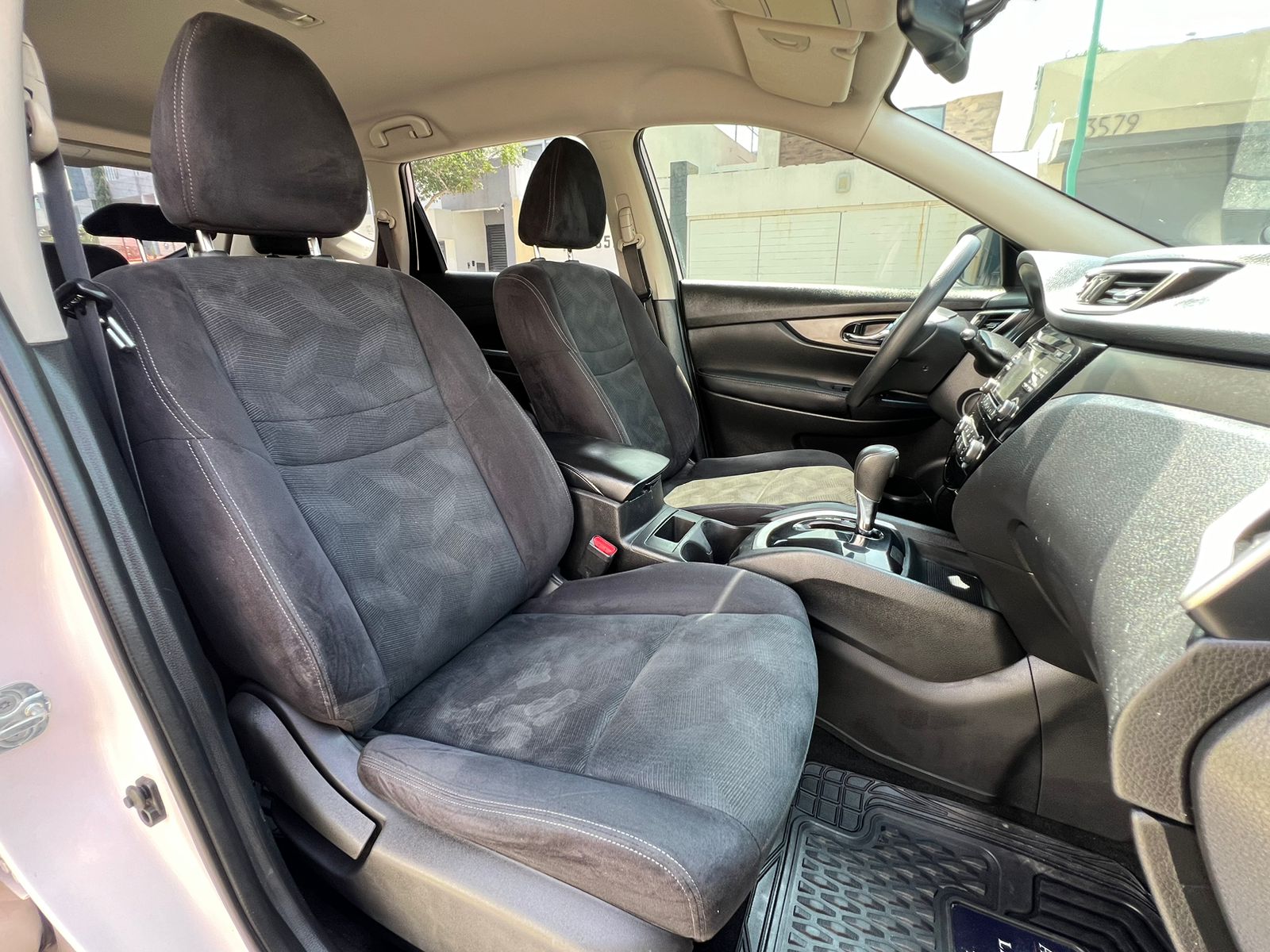 Nissan X-Trail 2017 SENSE AUT Automático Blanco