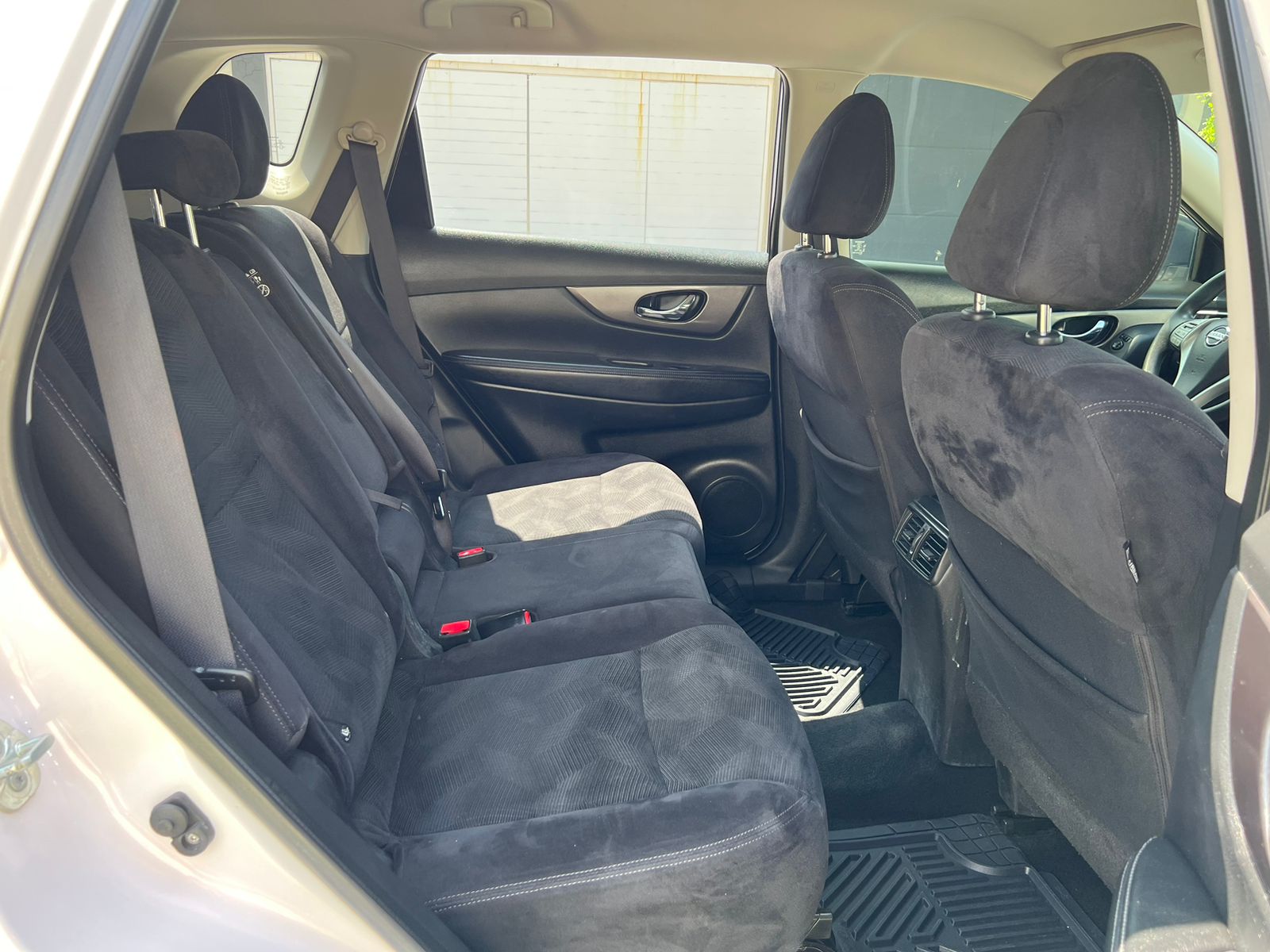 Nissan X-Trail 2017 SENSE AUT Automático Blanco