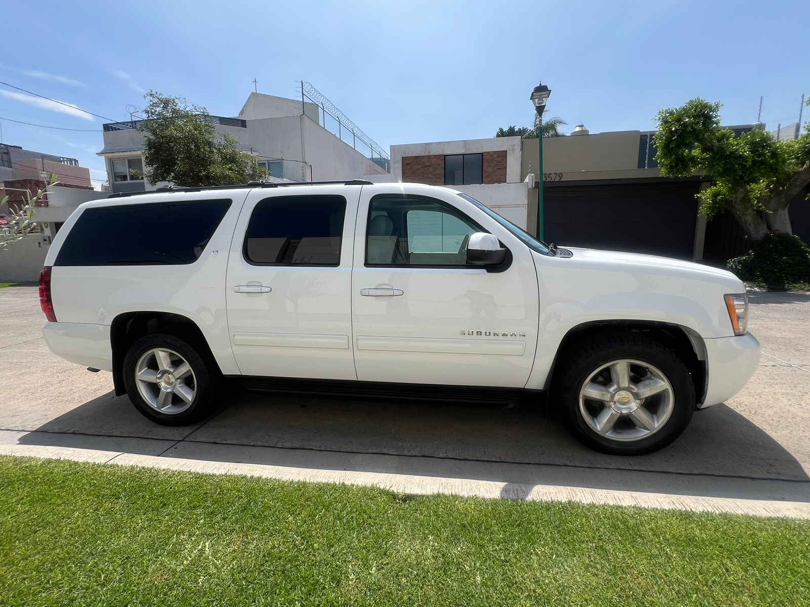 Chevrolet Suburban 2014 LT 4X2 Automático Blanco