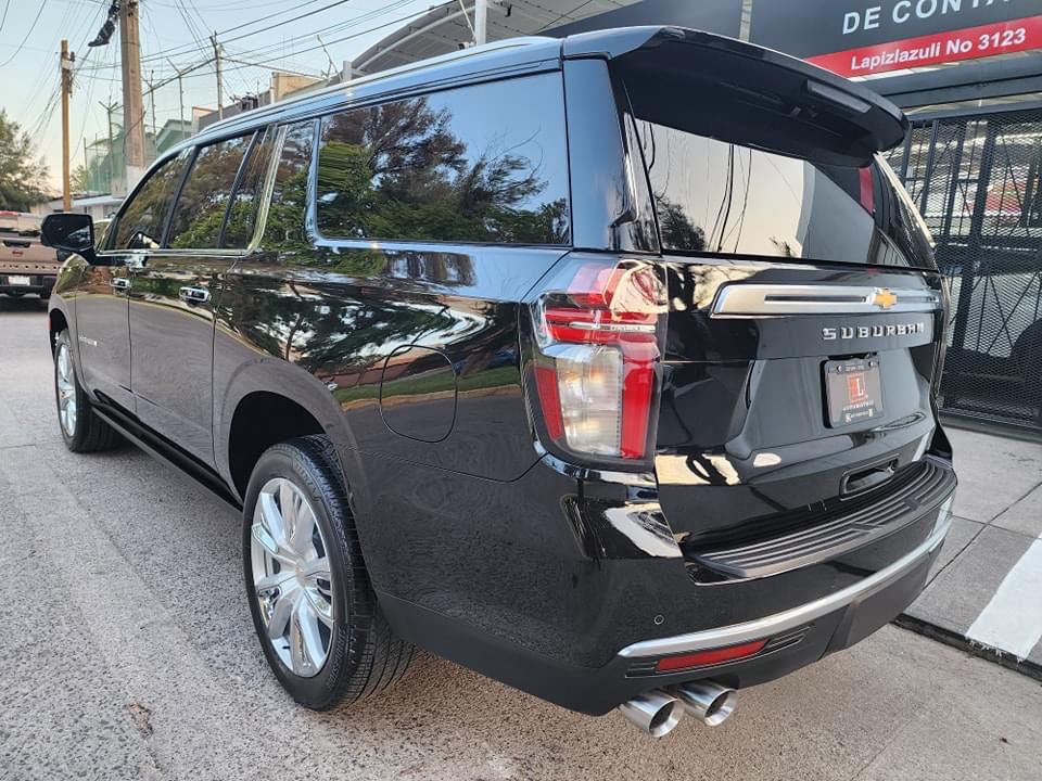 Chevrolet Suburban 2022 High Country 4x4 Automático Negro