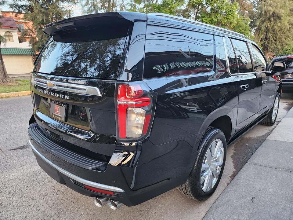 Chevrolet Suburban 2022 High Country 4x4 Automático Negro