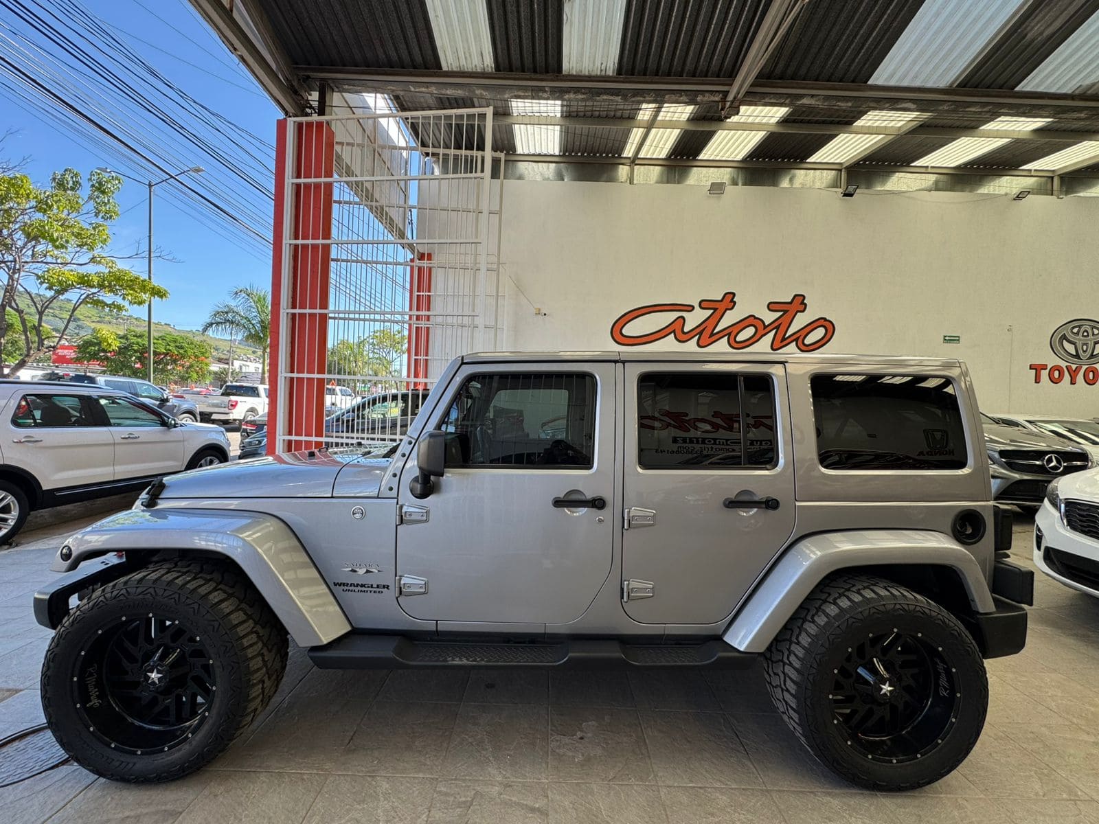Jeep Wrangler 2017 Unlimited Sahara 4x4 Atx Automático Gris