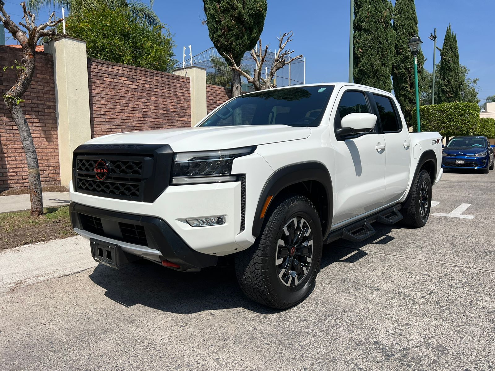 Nissan Frontier 2022 PRO-4X 4X4 AUT Automático Blanco