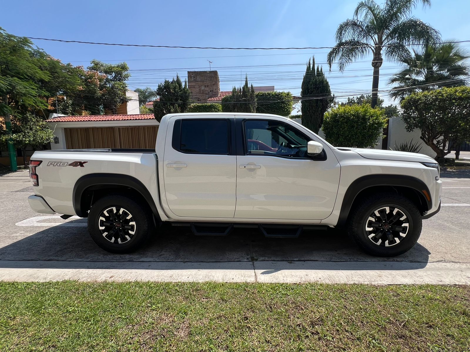 Nissan Frontier 2022 PRO-4X 4X4 AUT Automático Blanco