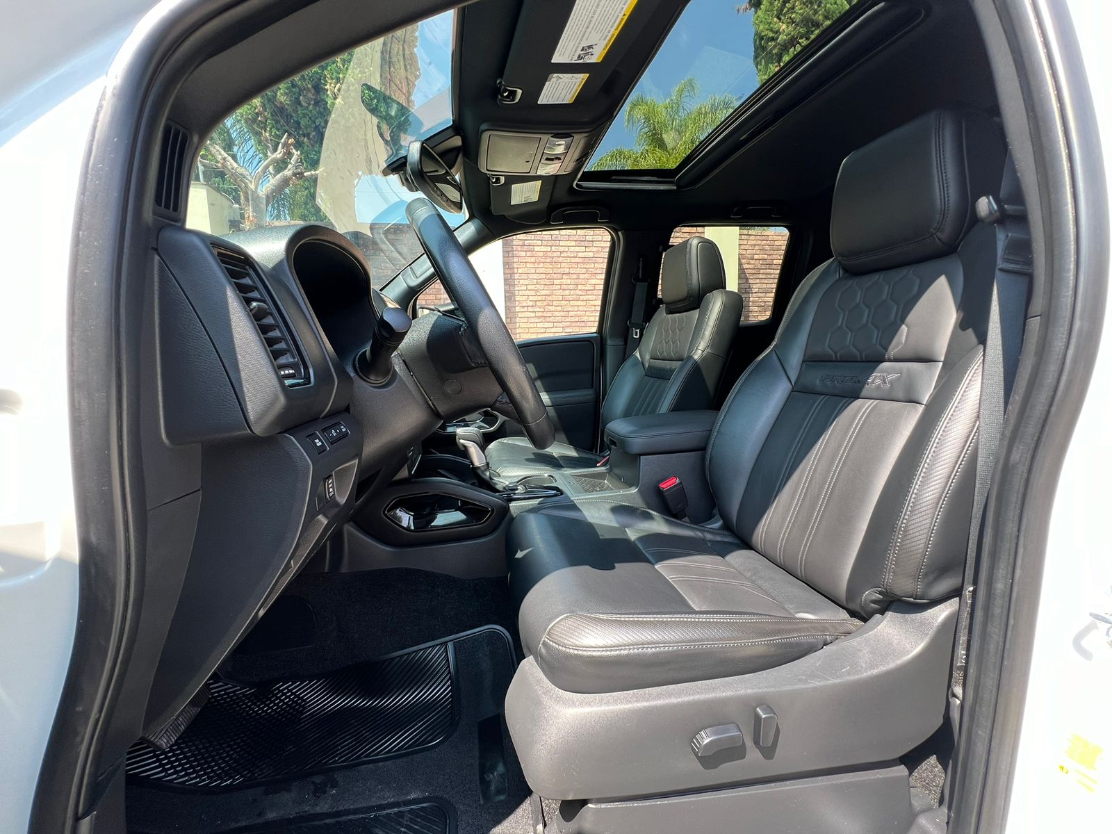 Nissan Frontier 2022 PRO-4X 4X4 AUT Automático Blanco