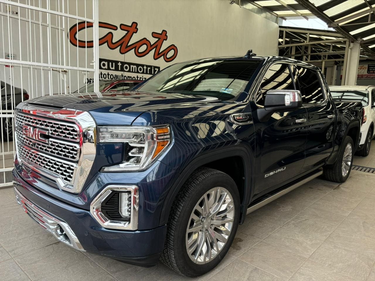 GMC Sierra 2019 Denali Automático Azul