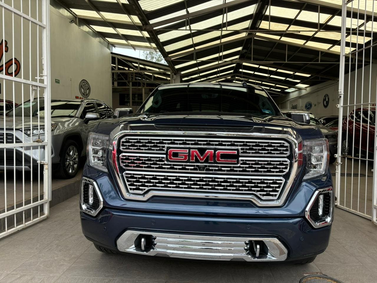 GMC Sierra 2019 Denali Automático Azul