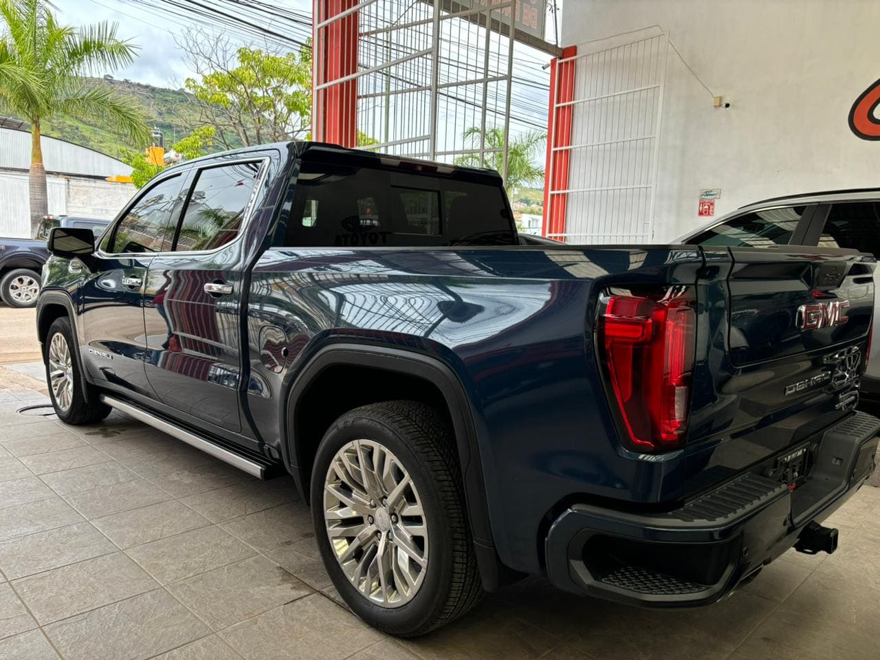 GMC Sierra 2019 Denali Automático Azul