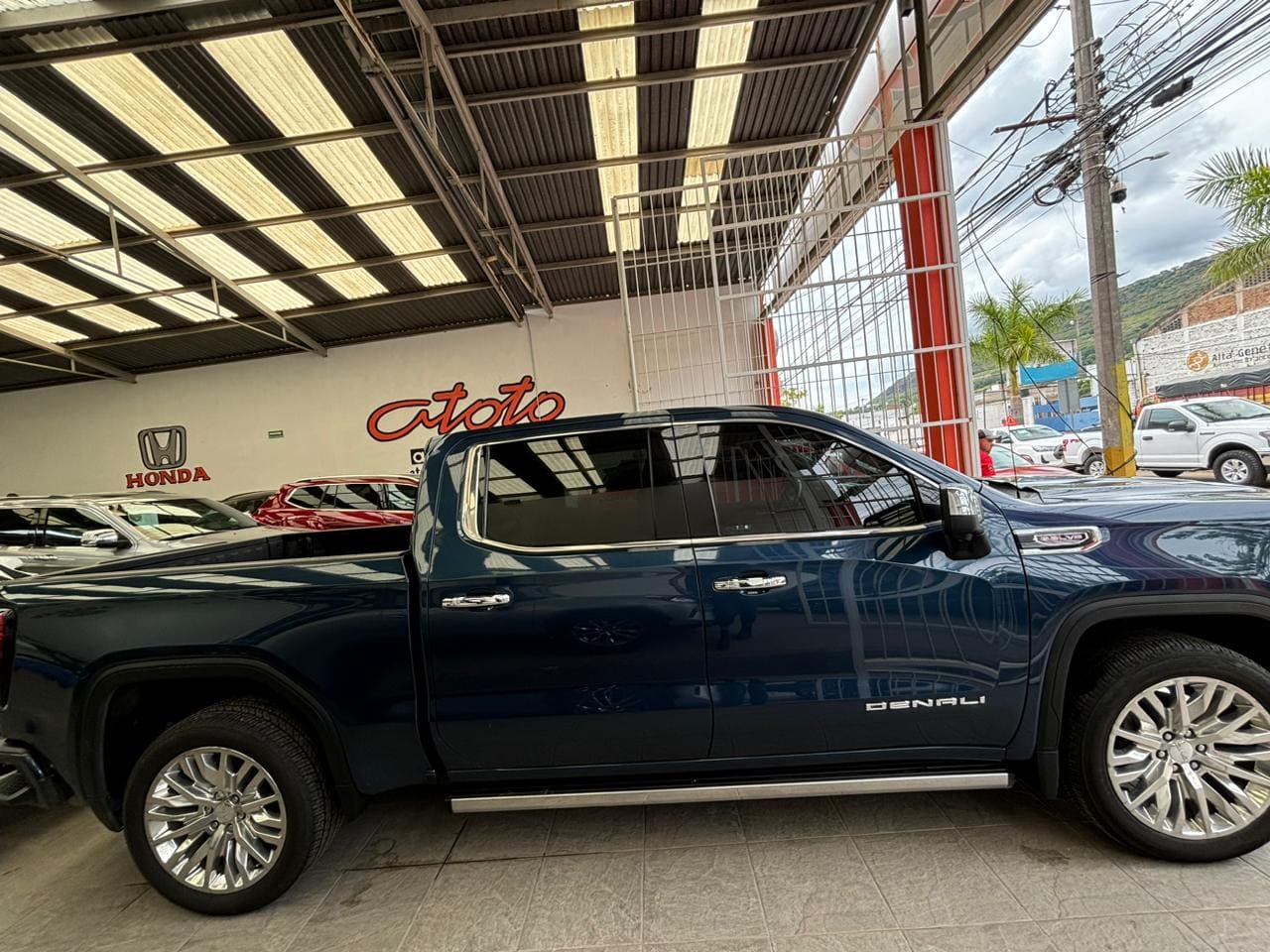 GMC Sierra 2019 Denali Automático Azul