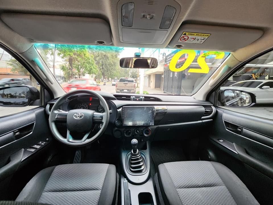 Toyota Hilux 2020 SR Manual Negro
