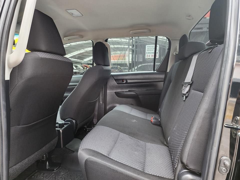 Toyota Hilux 2020 SR Manual Negro