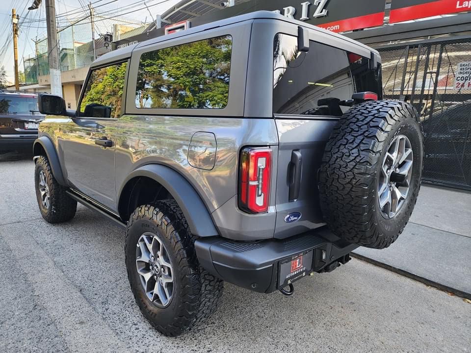 Ford Bronco 2023 Badlands V6 Automático Gris