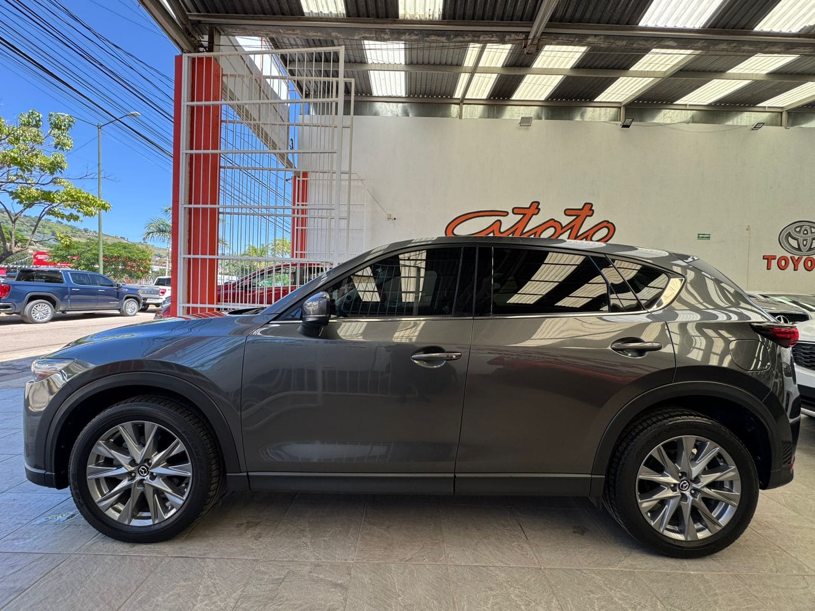 Mazda CX-5 2021 Signature Automático Gris