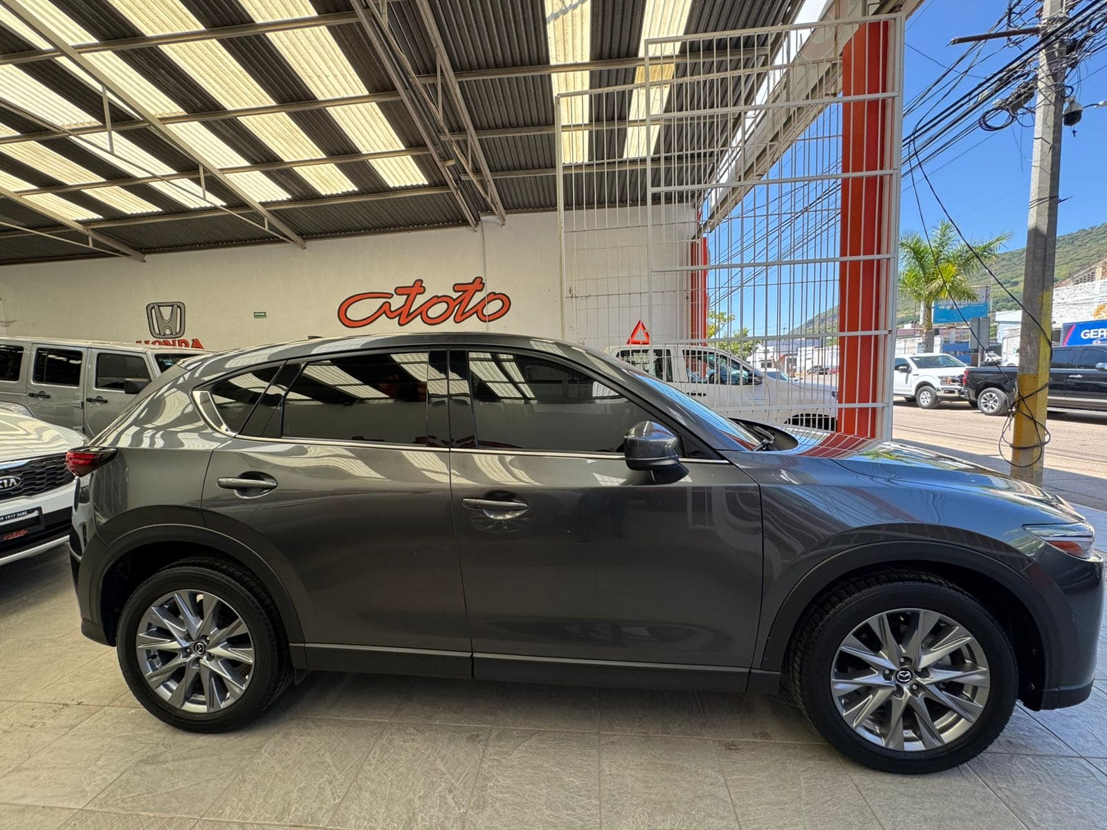 Mazda CX-5 2021 Signature Automático Gris