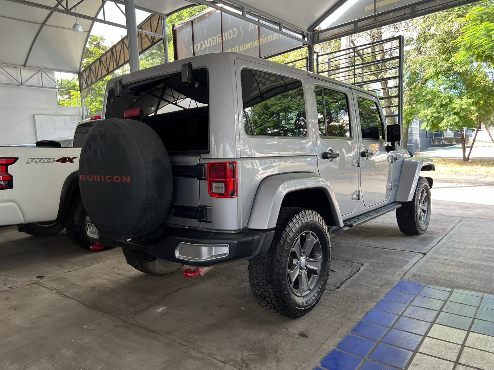 Jeep Wrangler 2017 RUBICON UNLIMITED RECON AUT Automático Gris
