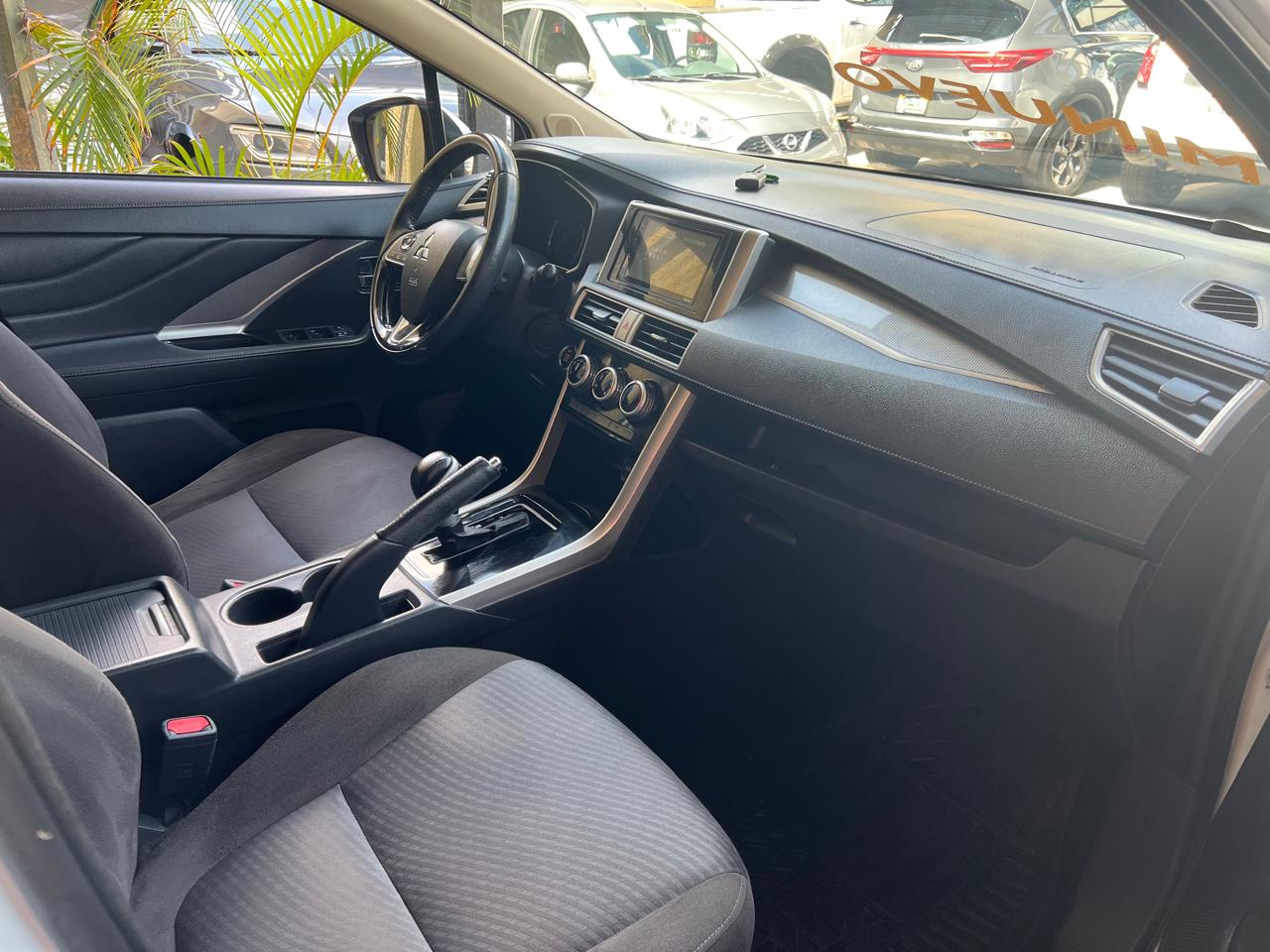 Mitsubishi XPander 2022 EXPANDER CROSS 3ER FILA Automático Blanc