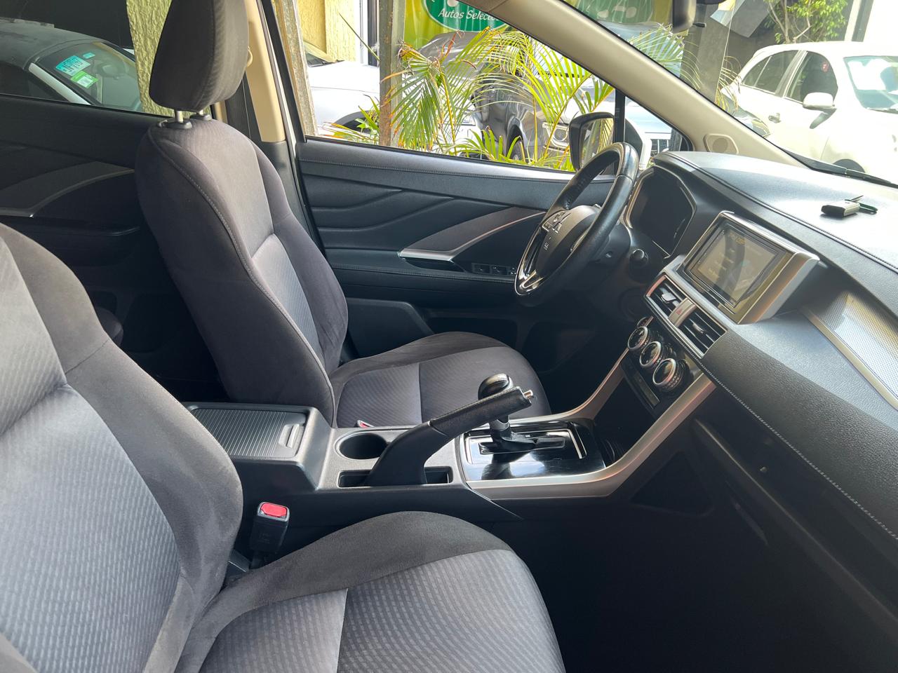 Mitsubishi XPander 2022 EXPANDER CROSS 3ER FILA Automático Blanc