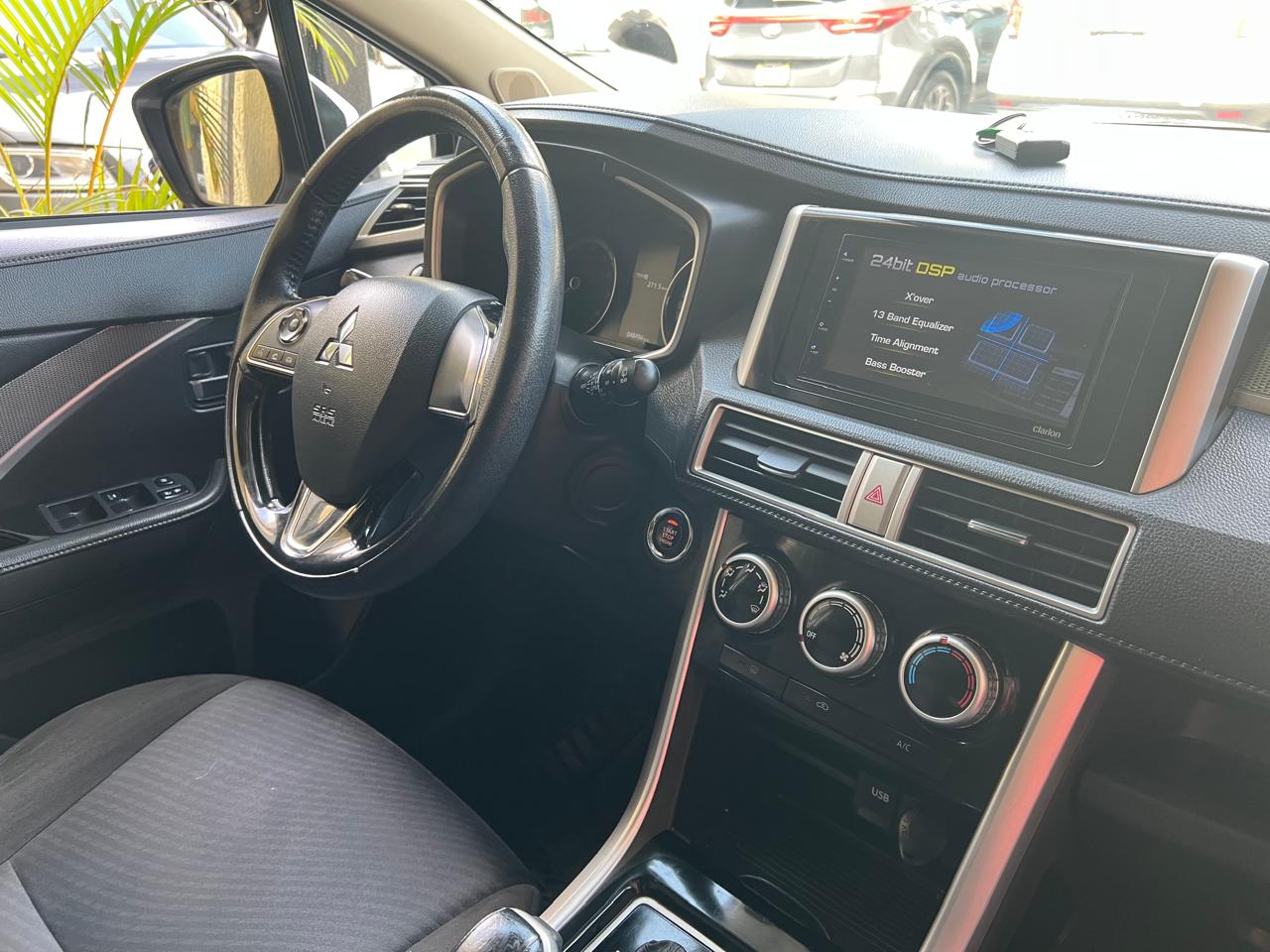 Mitsubishi XPander 2022 EXPANDER CROSS 3ER FILA Automático Blanc