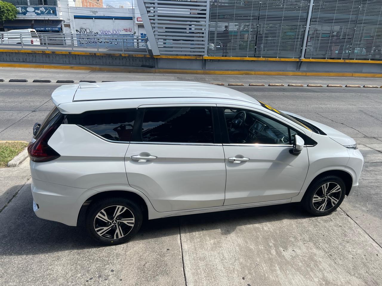 Mitsubishi XPander 2022 EXPANDER CROSS 3ER FILA Automático Blanc