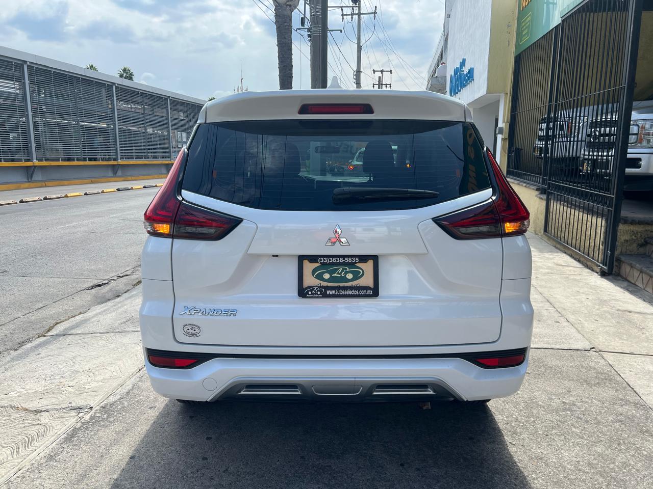 Mitsubishi XPander 2022 EXPANDER CROSS 3ER FILA Automático Blanc