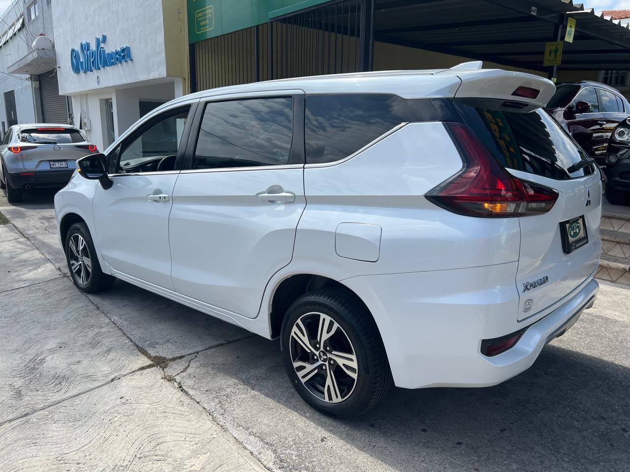 Mitsubishi XPander 2022 EXPANDER CROSS 3ER FILA Automático Blanc