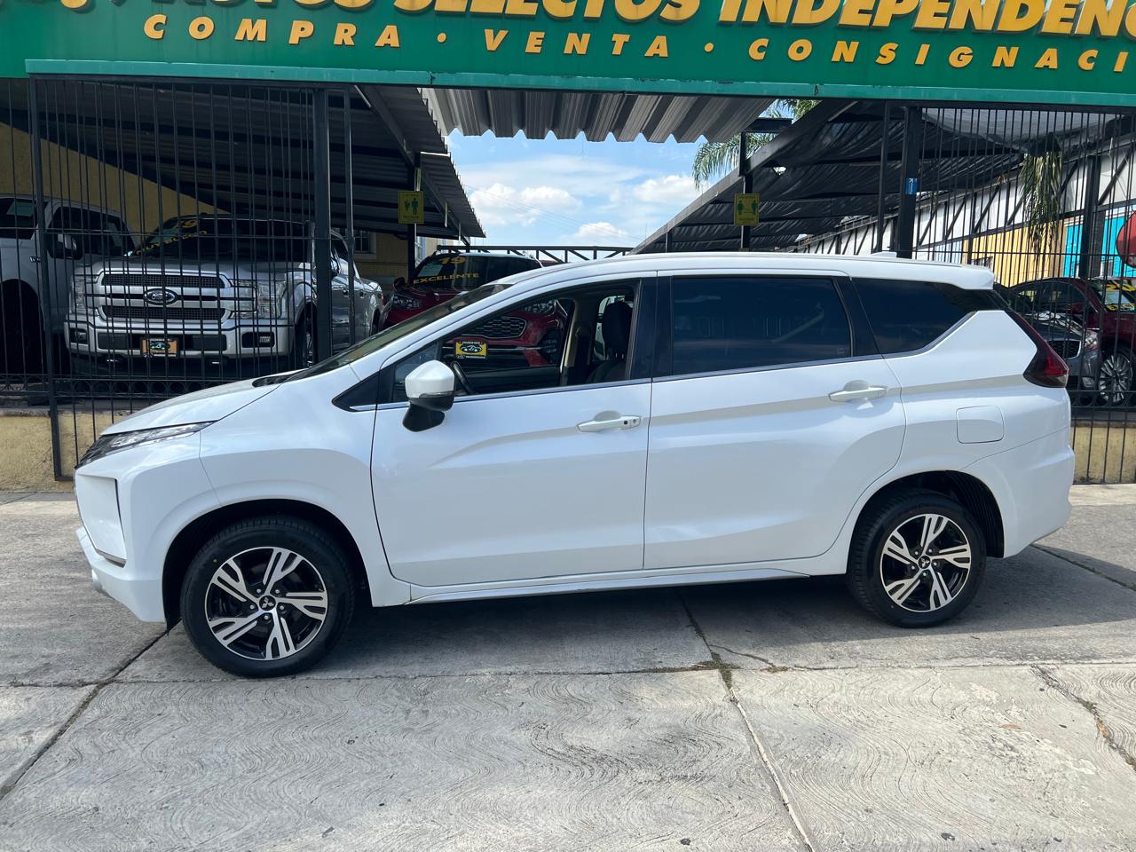 Mitsubishi XPander 2022 EXPANDER CROSS 3ER FILA Automático Blanc