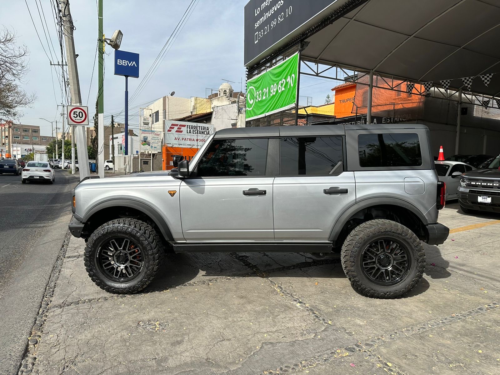 Ford Bronco 2023 Badlands 2.7L Automático Plata