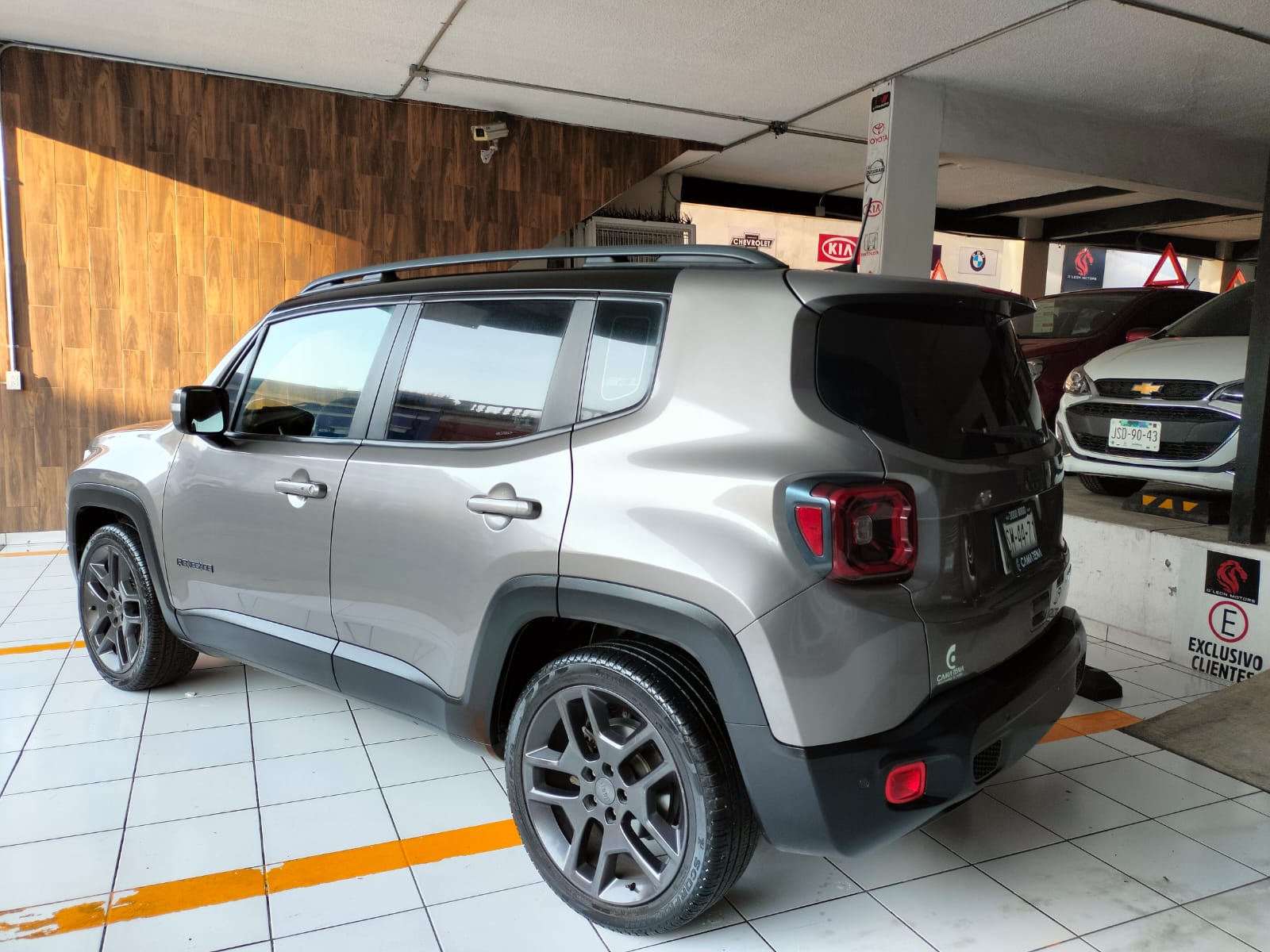 Jeep Renegade 2021 LIMITED Automático Gris