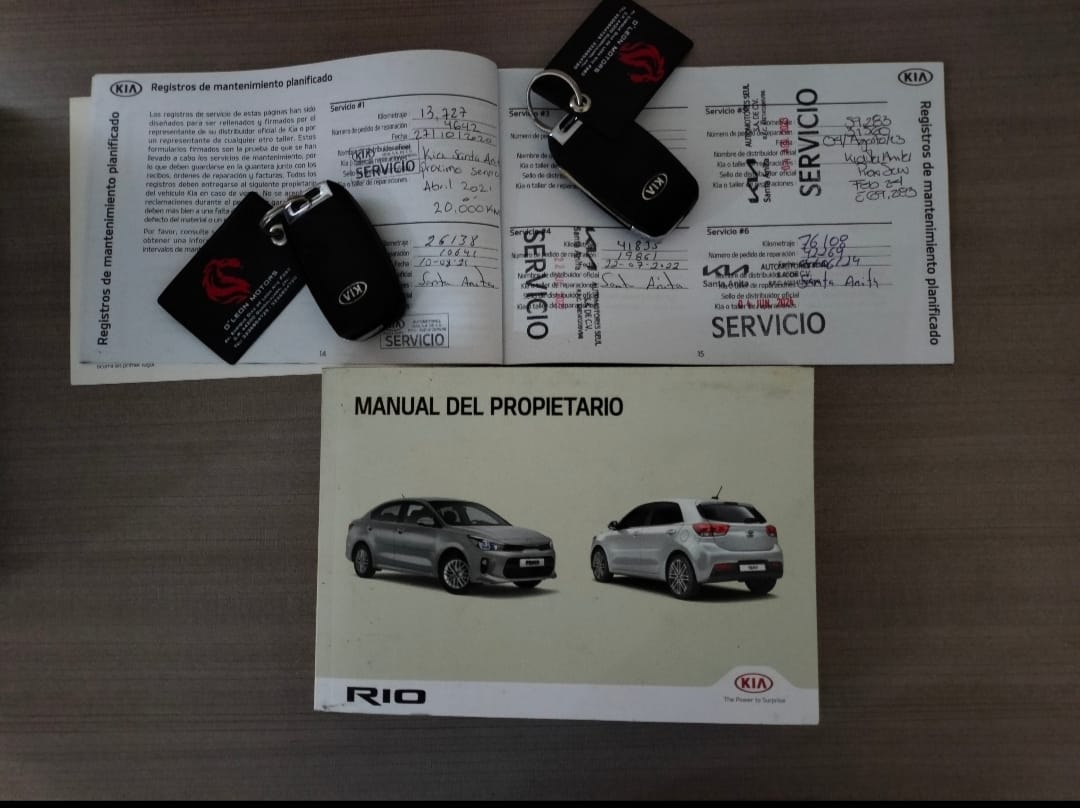 Kia Rio 2020 L Automático Plata