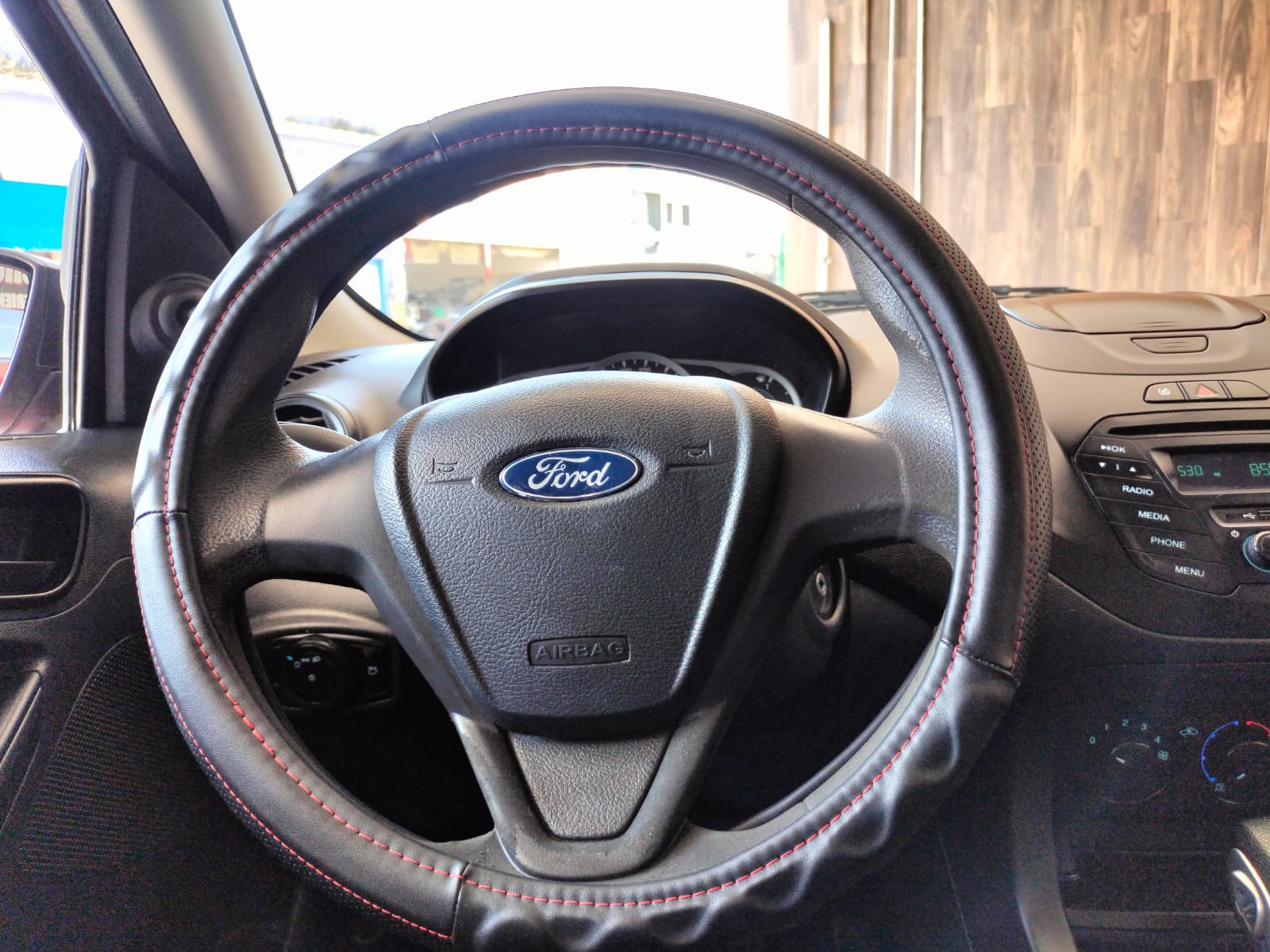 Ford Figo 2017 ENERGY Automático Rojo